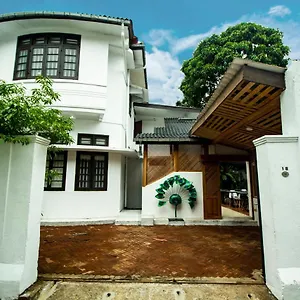 Lost & Found - Hostal